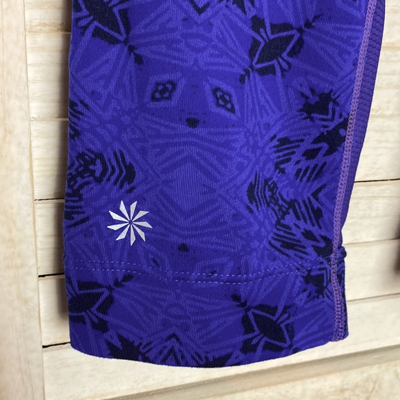 Athleta Cropped Leggings. Size Small - Picture 2 of 8